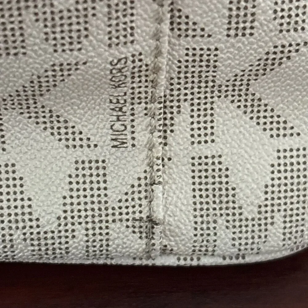 Michael Kors Jet Set Travel Tote Bag Vanilla Signature Monogram Medium